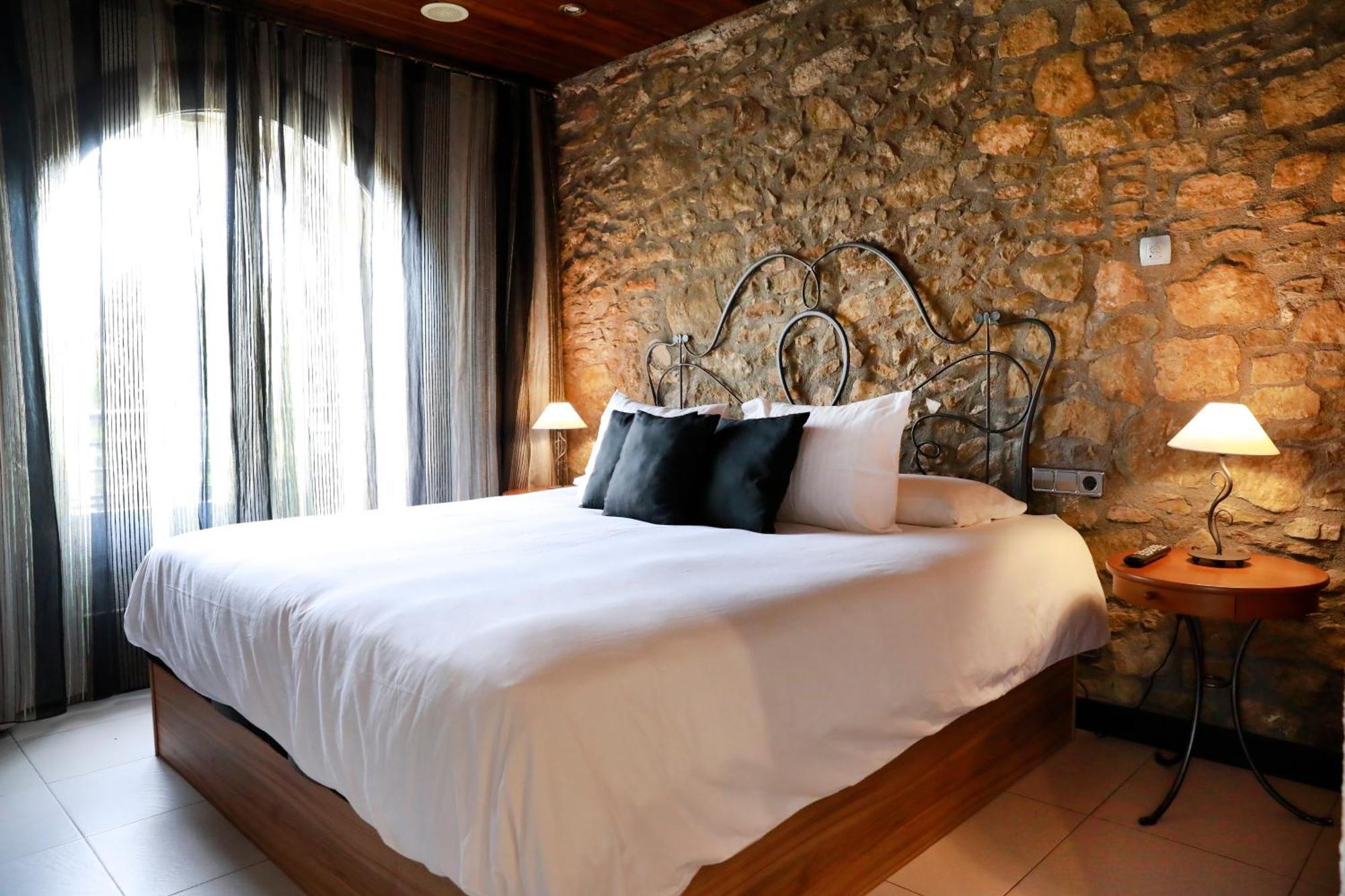 La Violeta Hotel Spa & Chill Out Castelltercol ภายนอก รูปภาพ